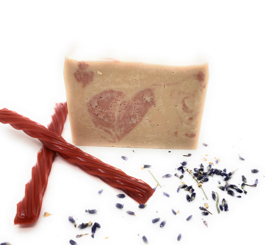 Huckleberry Licorice Beer Shaving Soap – Calming Shave with Lavender & Anise