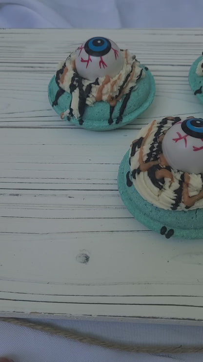 One eyed monster Halloween bubble bath bomb
